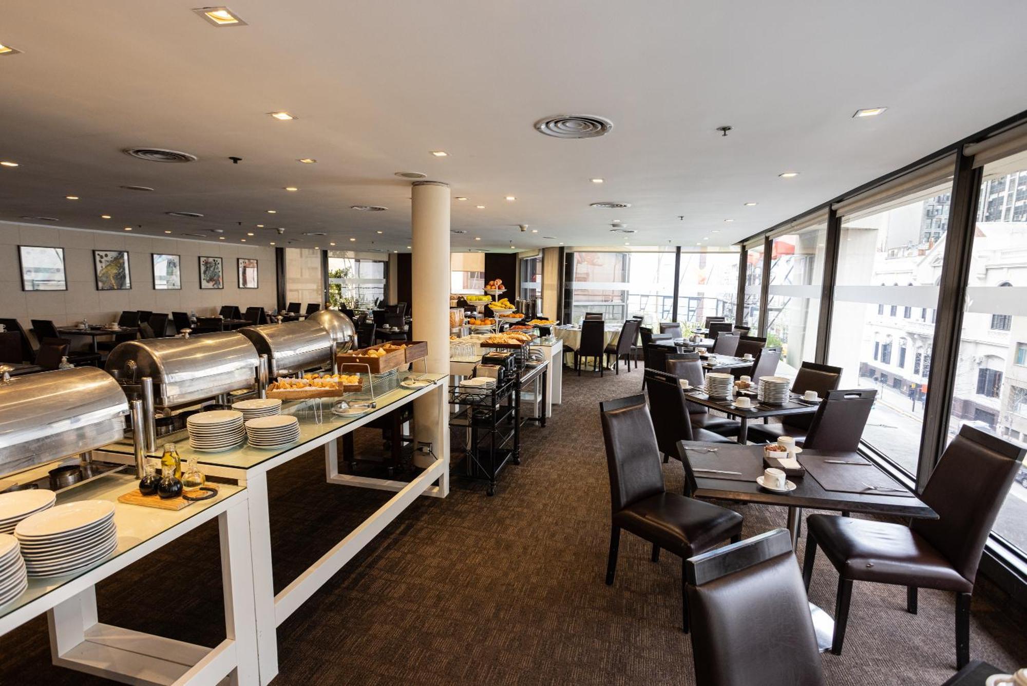 Libertador Hotel Buenos Aires Exterior foto The lounge at Tan Son Nhat International Airport