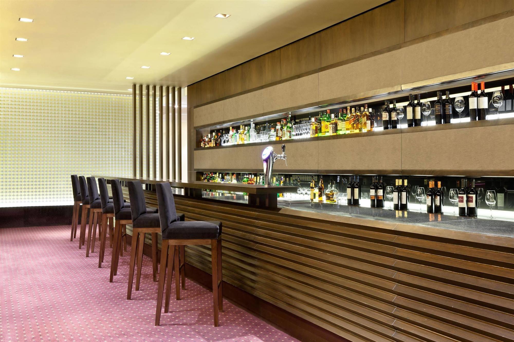 Libertador Hotel Buenos Aires Exterior foto The bar at the Royal Opera House, London